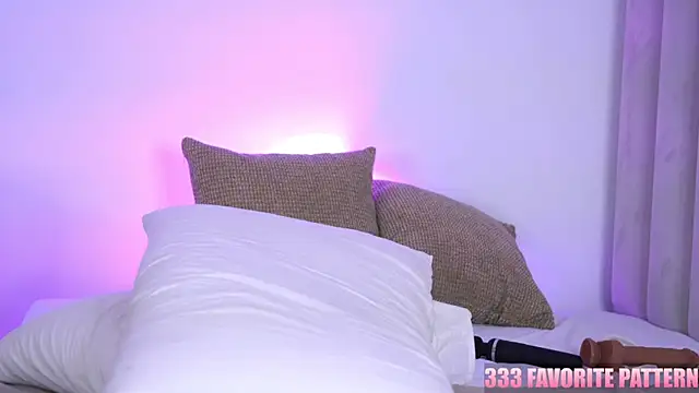 AishaSins live cam on StripChat