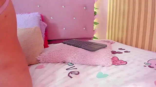 lovely__kiss__ live cam on StripChat