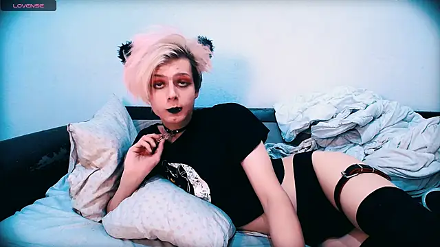 Littlepinkcat live cam on StripChat