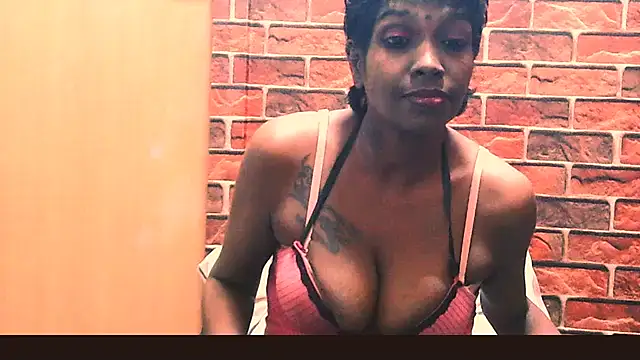 Fuckable_Nasty_MILF webcam