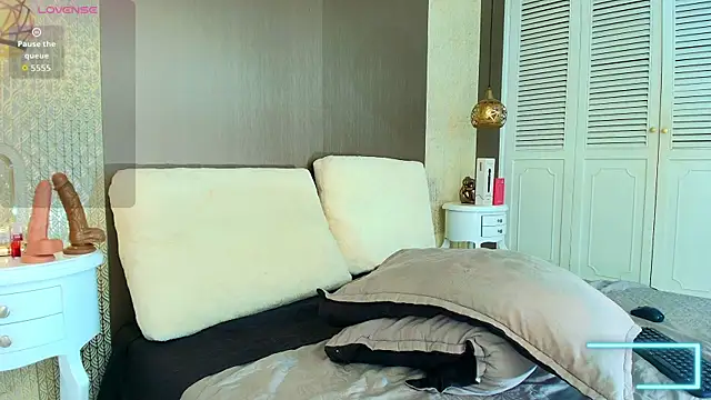 Tiifany_Baker webcam