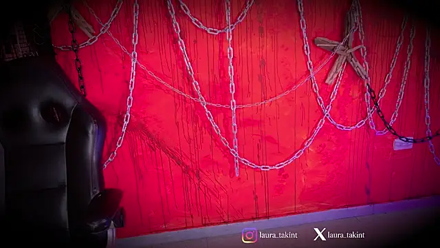 Laura_takint webcam