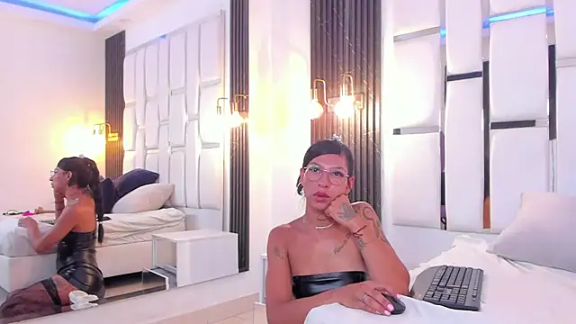 Maia_Clark520 webcam