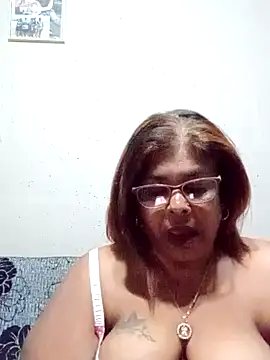 mileesha live cam on StripChat