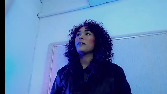 Electry_curly live cam on StripChat