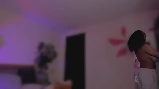 YariRose webcam