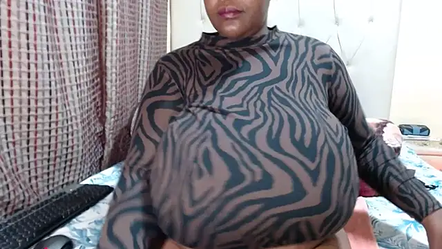 CHOCOLATEDARKBUSTYX webcam