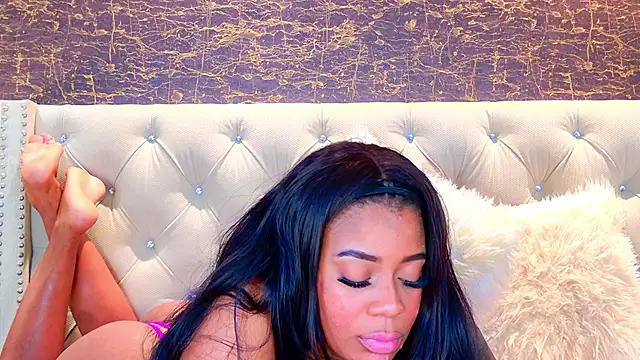 loana_vegas live cam on StripChat