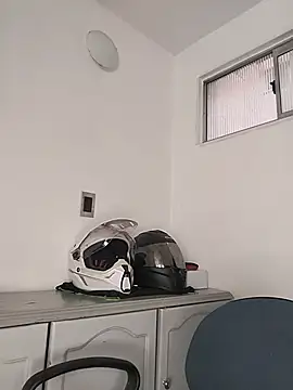 Mia_skyy18 webcam