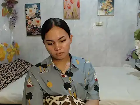 ur_asiankat webcam
