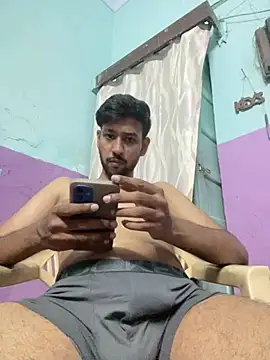 Theguyat12am webcam