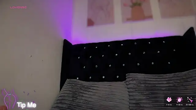 NaughtyJedGirl's live cam