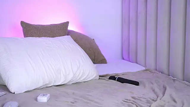 AishaSins webcam