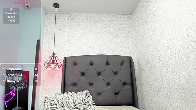 SHARLOTTE_SUITTE webcam