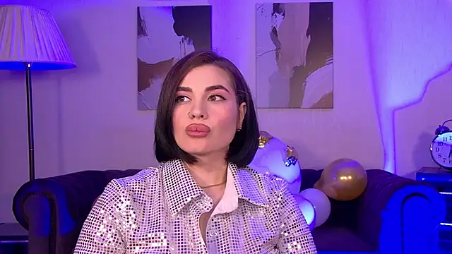 AdrianaToress live cam on StripChat