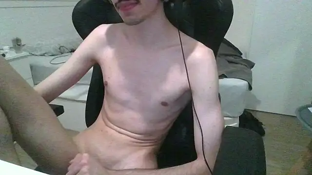 gabrielnovin17cm (M young) - jerk off and cum (public show)