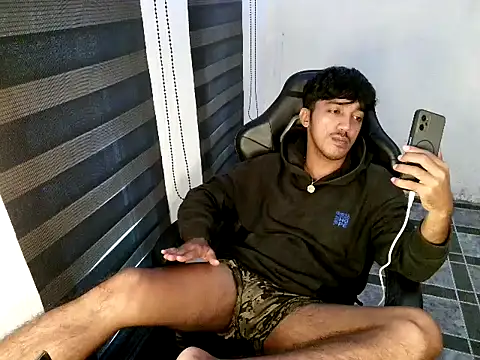 Spicy_RowyCam live cam on StripChat