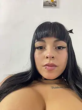 Dulce-diosa live cam on StripChat