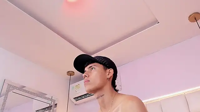 JacobFerrer live cam on StripChat