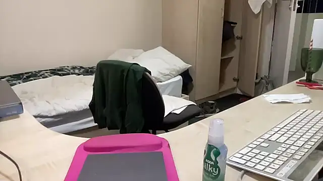 coach-karl live cam on StripChat