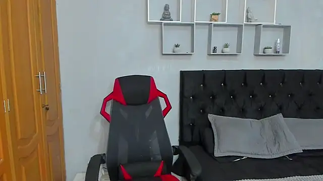 tyler_hank01 live cam on StripChat