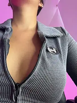 Laura_fernandezII live cam on StripChat