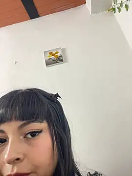 Dulce-diosa live cam on StripChat