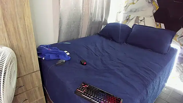 Goldendesirexx webcam