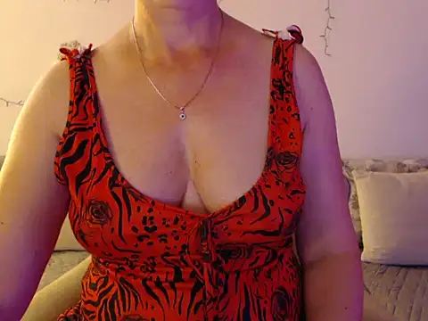 YourfantasyGiuly live cam on StripChat