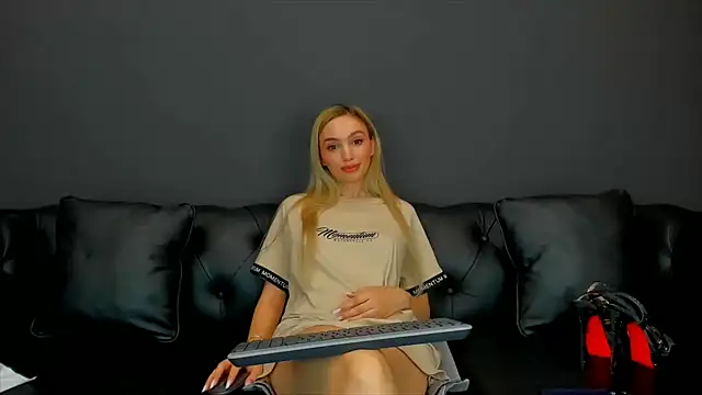 HaleySweet18 webcam
