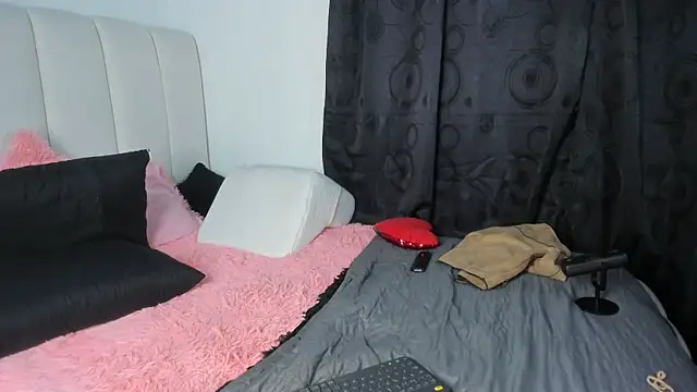 lanastone86 live cam on StripChat