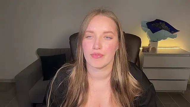 EvaMaddison live cam on StripChat