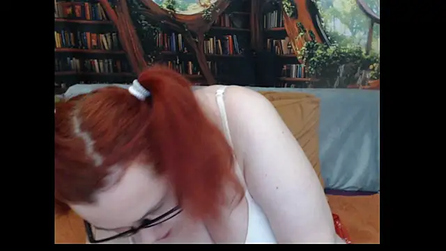 PlayfullMature webcam