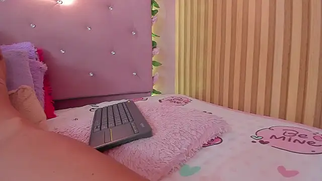 lovely__kiss__ webcam