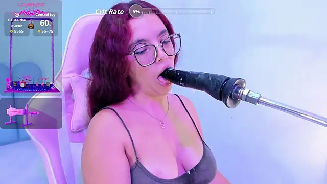 Maddy_red_ webcam