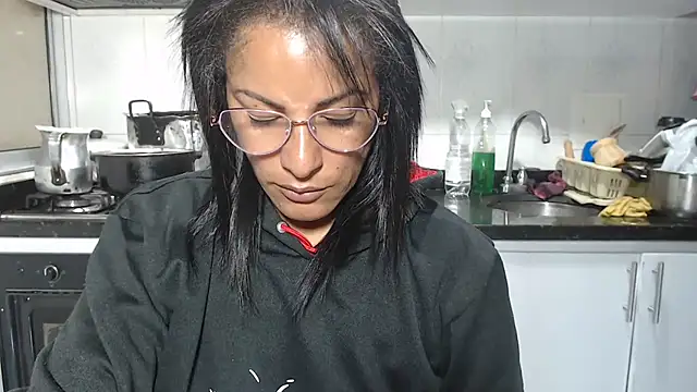 kateleyagrey live cam on StripChat