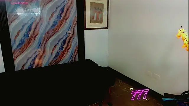 katha_Crawford webcam