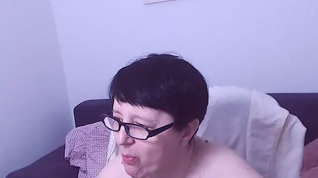 ChristaRose live cam on StripChat