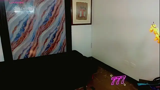 katha_Crawford webcam