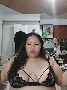 LianaCruzado live cam on StripChat