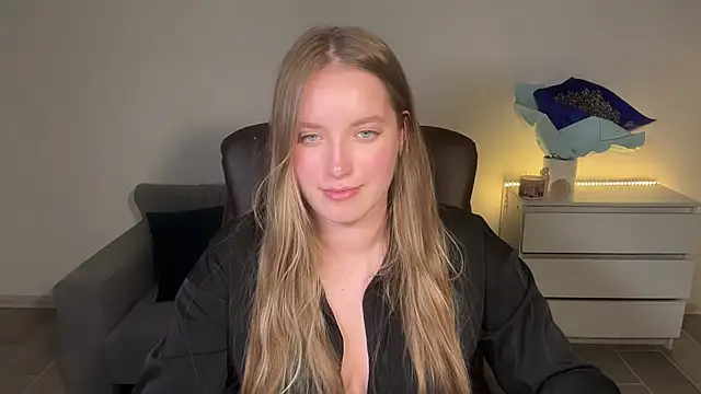 EvaMaddison live cam on StripChat