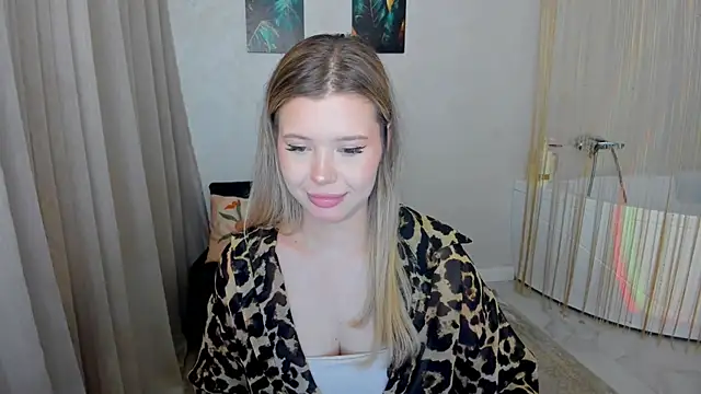 FollowLovee live cam on StripChat