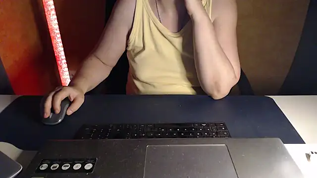 SweetPhoenix76 webcam