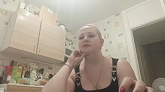 Feyrinn live cam on StripChat