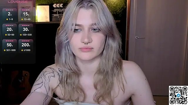 eshleeygreen live cam on StripChat