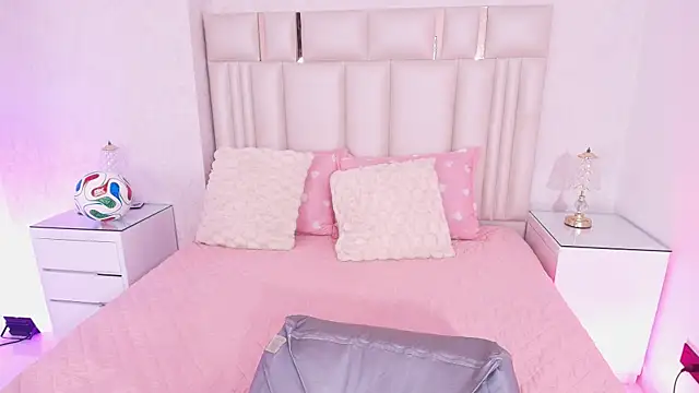 alanarose18 live cam on StripChat