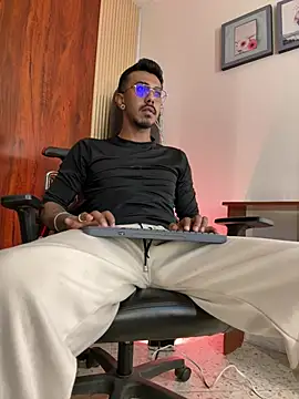 Latinmoster_boss live cam on StripChat