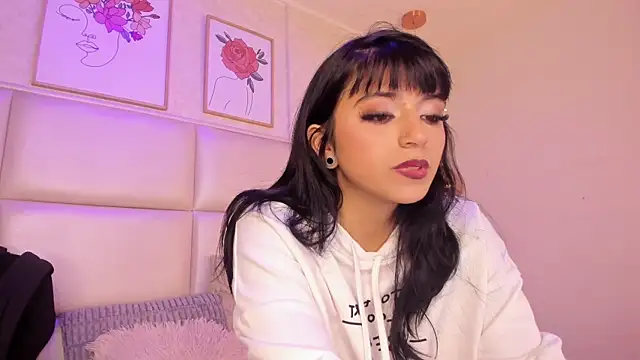 Xara_u live cam on StripChat
