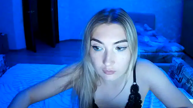 Mira_royy live cam on StripChat