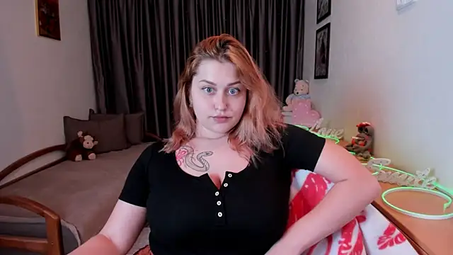 NoraLiin webcam